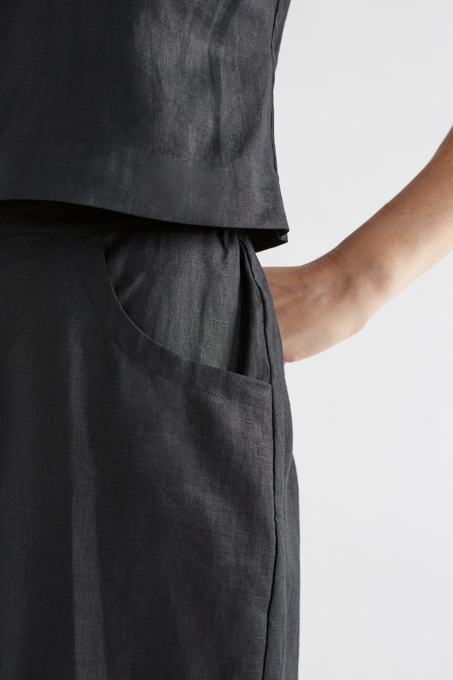 Strom Short | Black