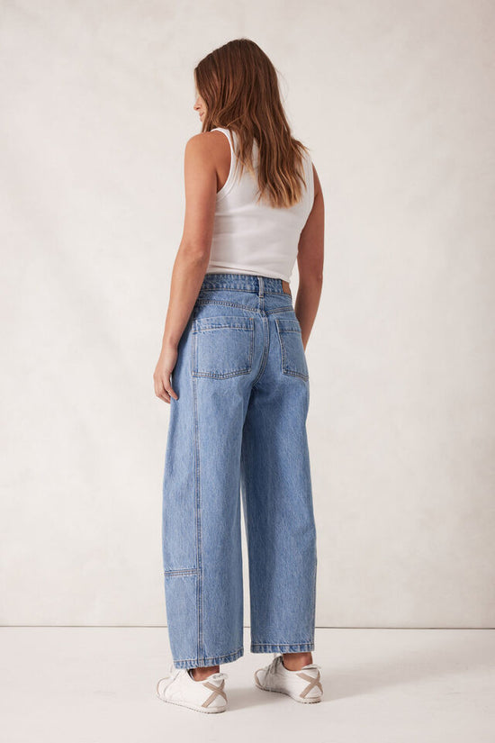 Darted Barrel Jean | Vintage Blue