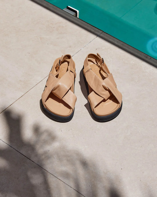 Mya Leather Sandal | Biscuit