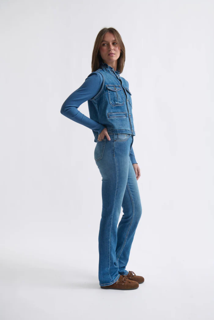 Erica Vest | Dakota Wash