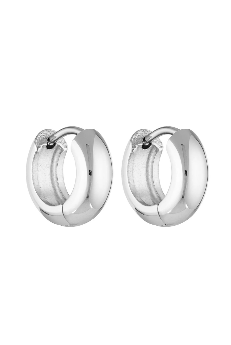 Petite Thick Huggies 8mm | White Gold