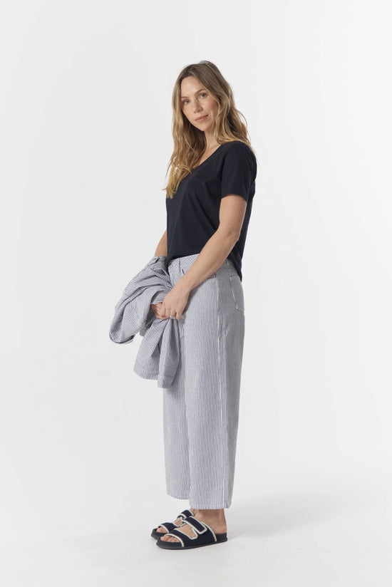 5 Pocket Crop Wide Leg Jean | Navy / White