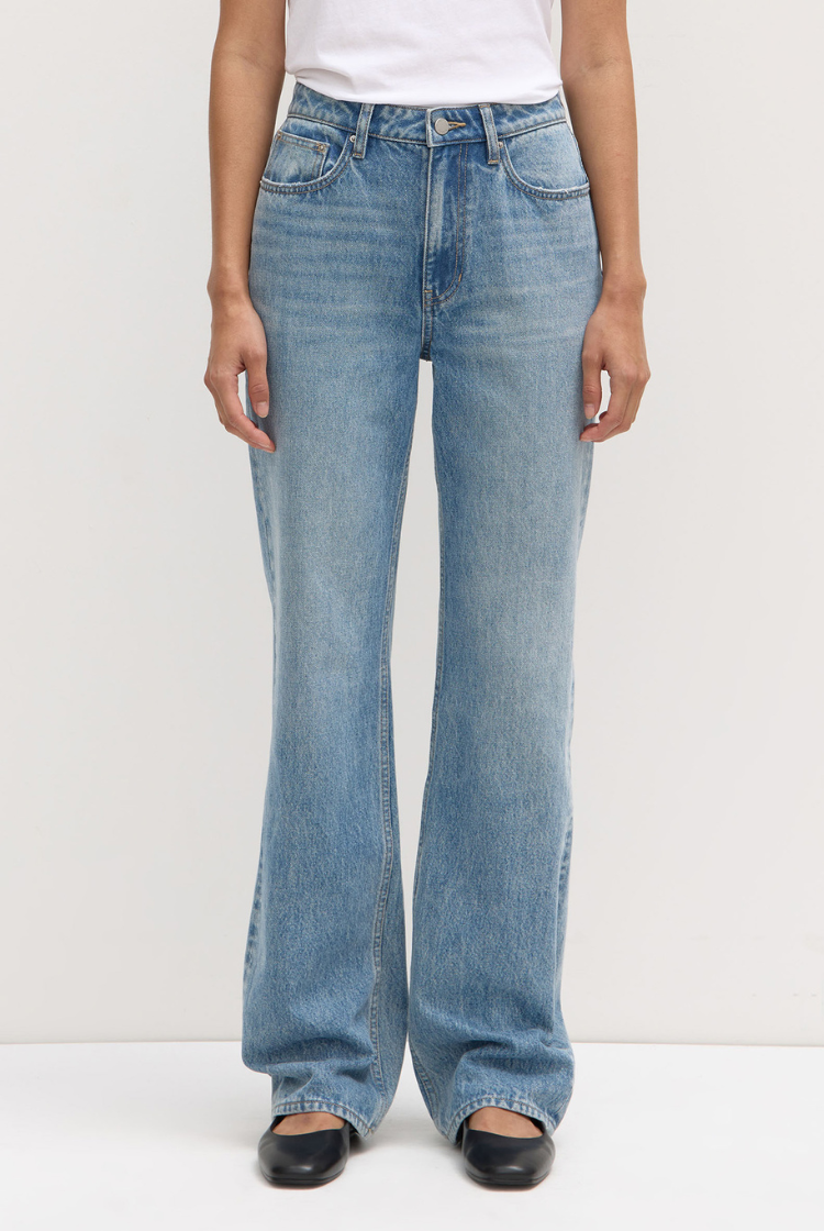 Classic Straight Leg Jean | Indigo Fade