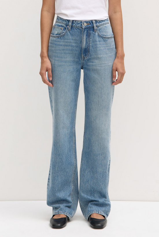 Classic Straight Leg Jean | Indigo Fade