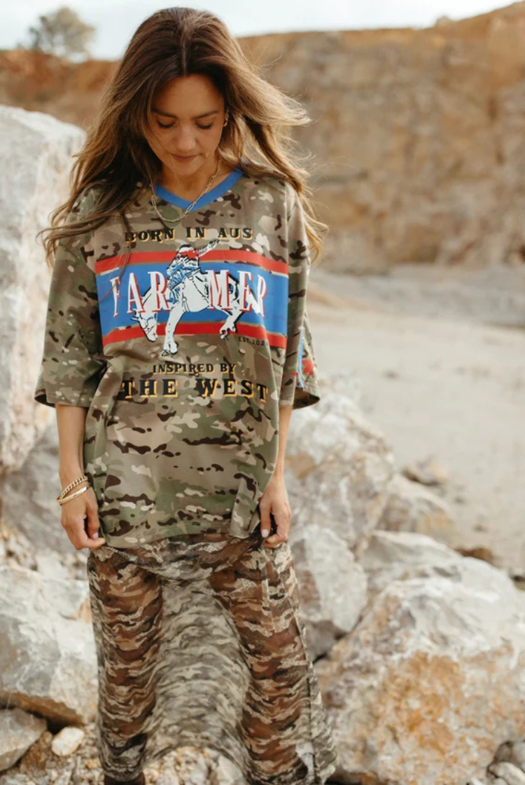 Camo Born In AUS Vee