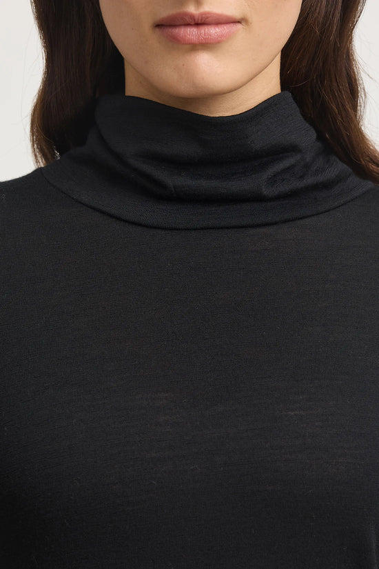 Turtle Neck Merino Tee | Black