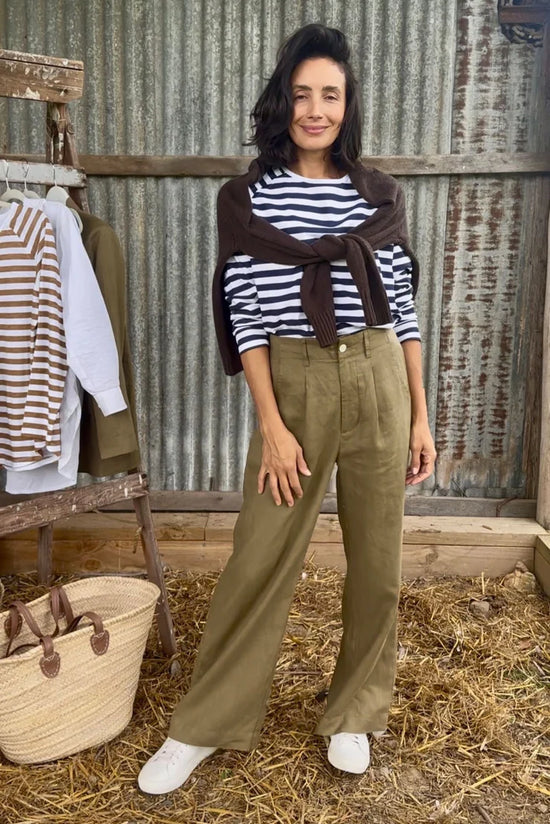 V Neck Knit | Coffee