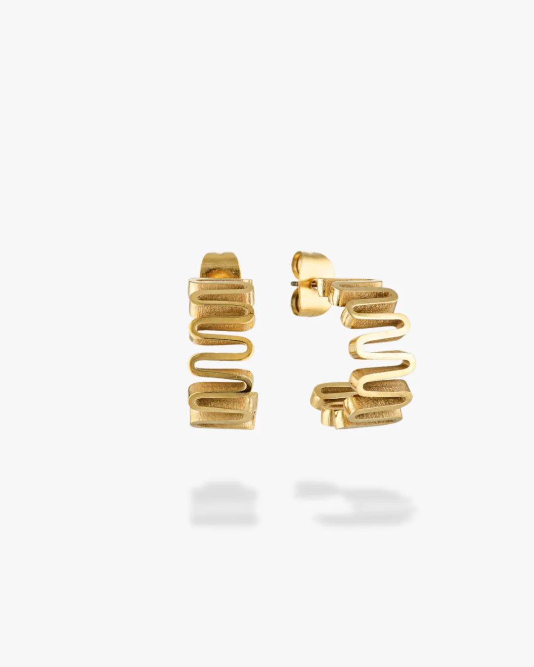 Leigh Wavy Hoops | Gold