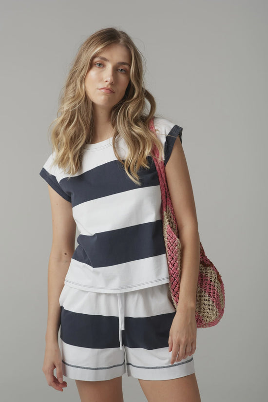 Stripe Shorts | White / Navy