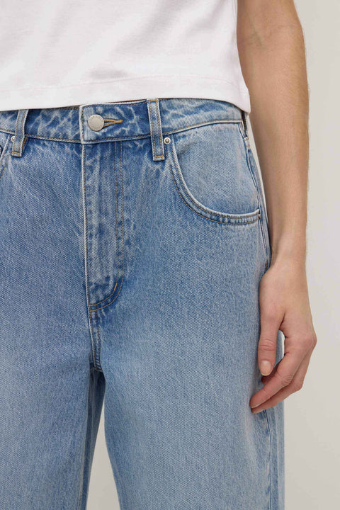 Low Curve Mid Rise Jean | Indigo Fade