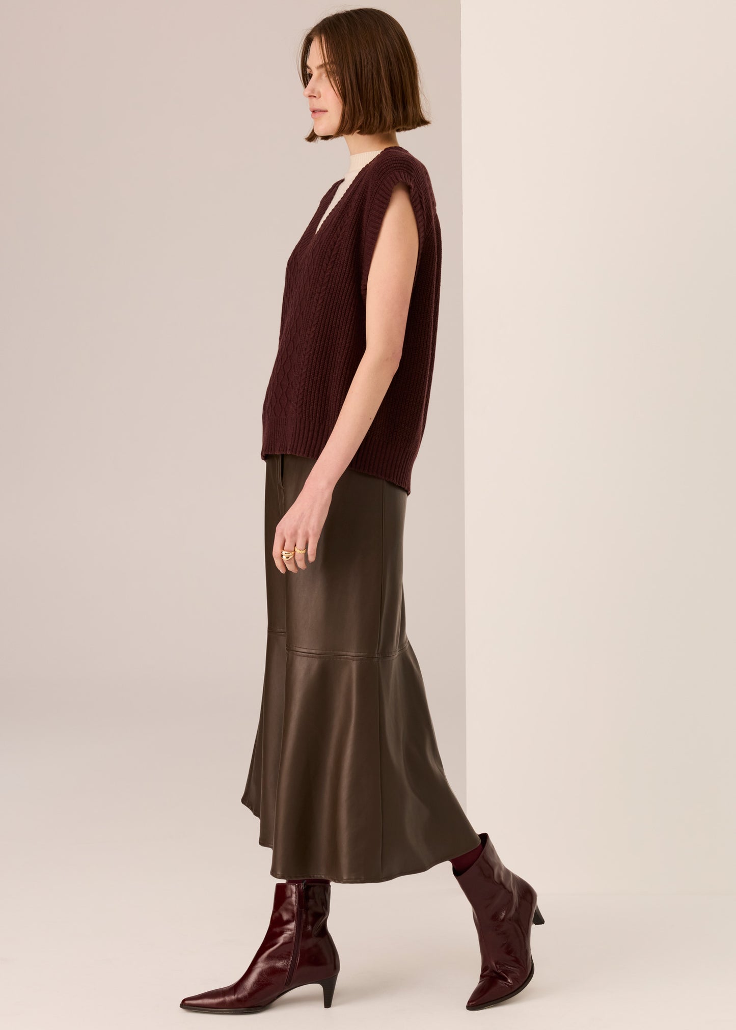 Loren Cable Vest | Merlot