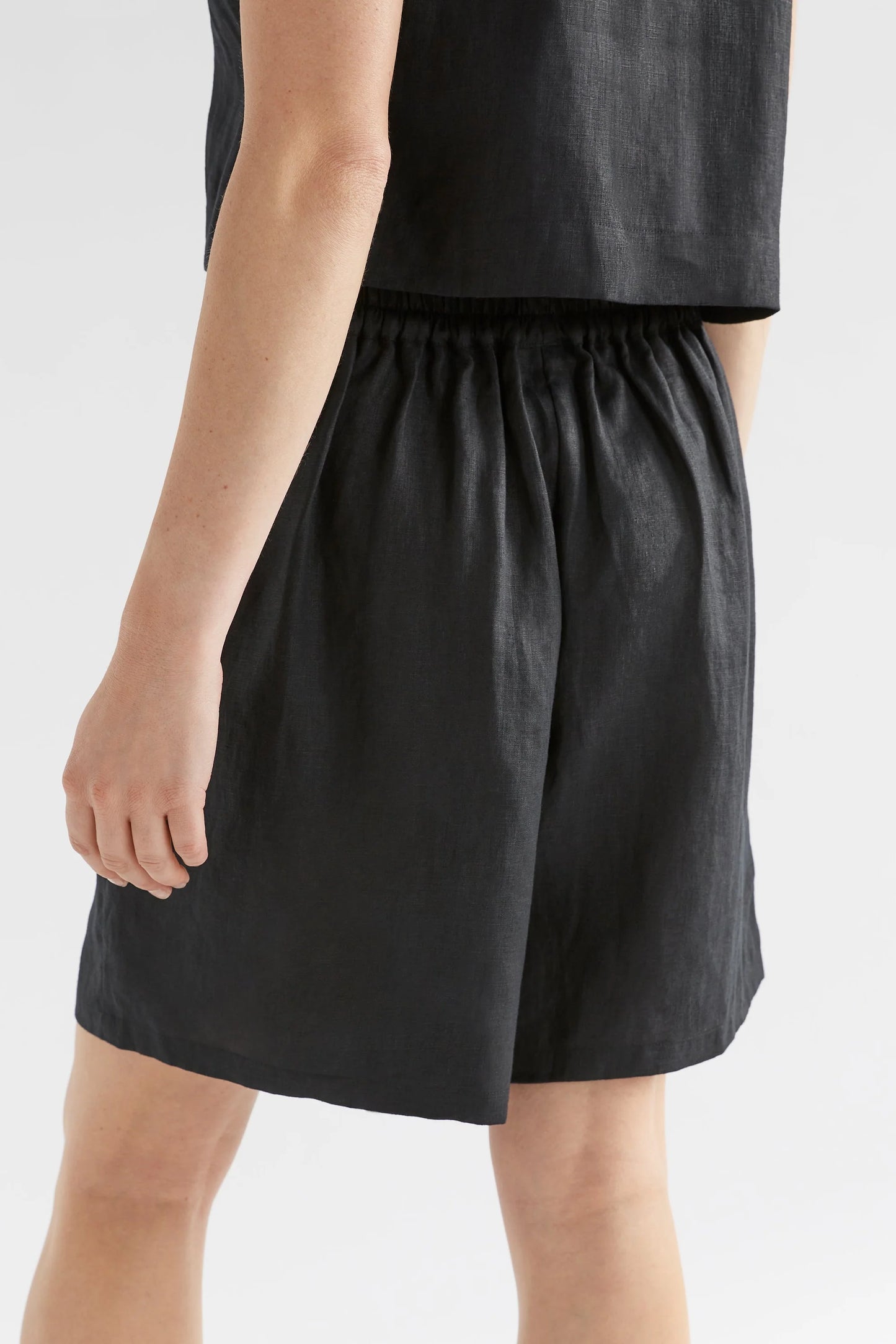 Strom Short | Black