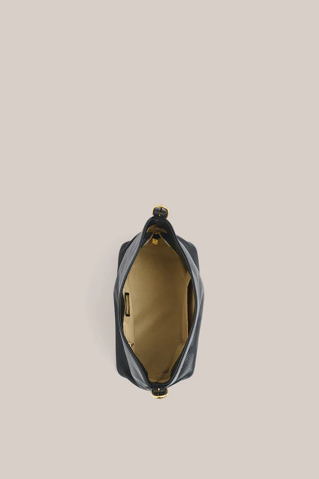Eden | Black Leather