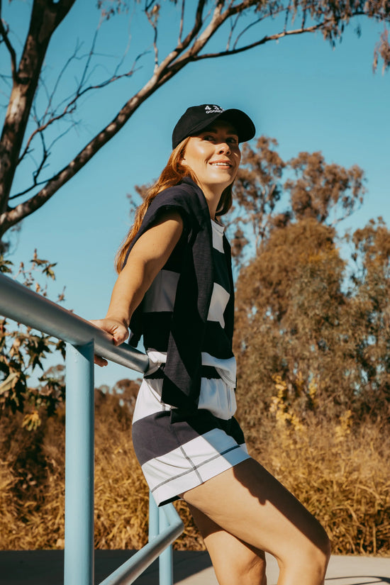 Stripe Shorts | White / Navy
