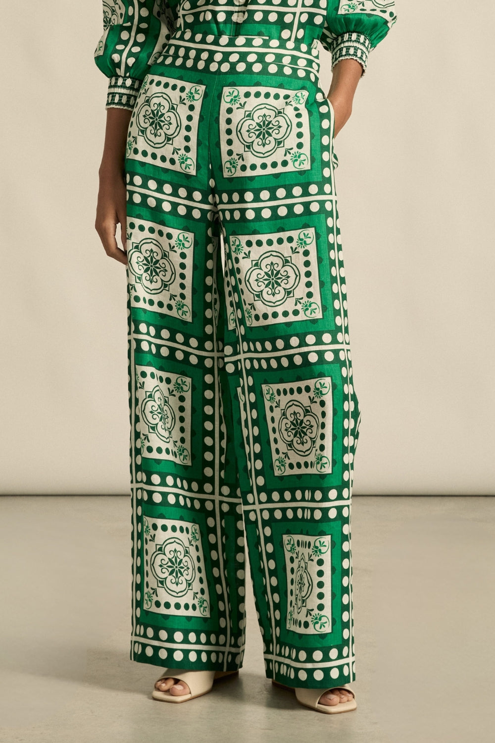 Gesture Pant | Parrot Scarf