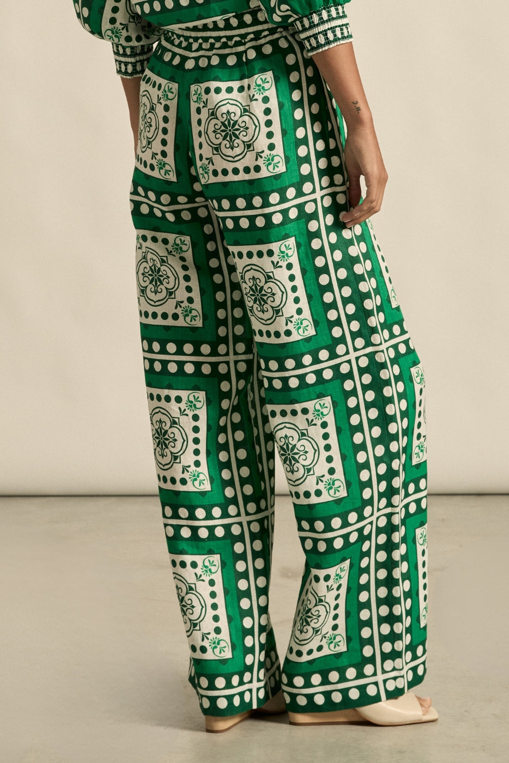Gesture Pant | Parrot Scarf