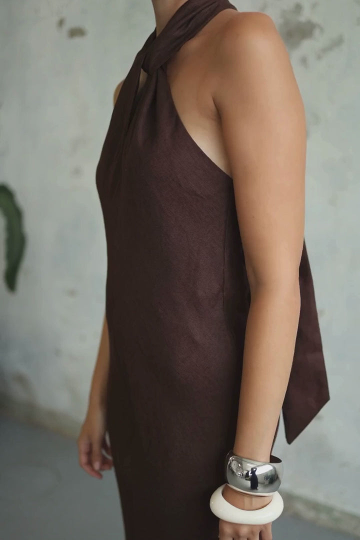 Load and play video in Gallery viewer, Cross-Over Linen Dress | Chocolate
